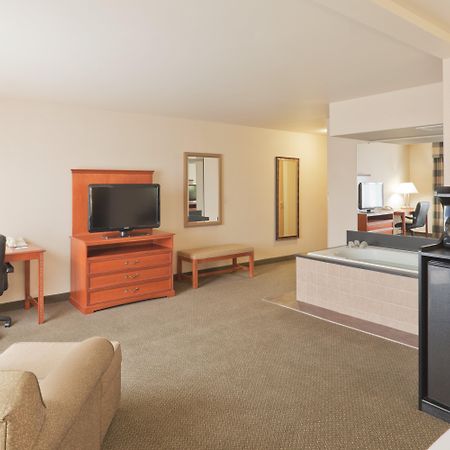 Holiday Inn Express Greensburg By Ihg מראה חיצוני תמונה