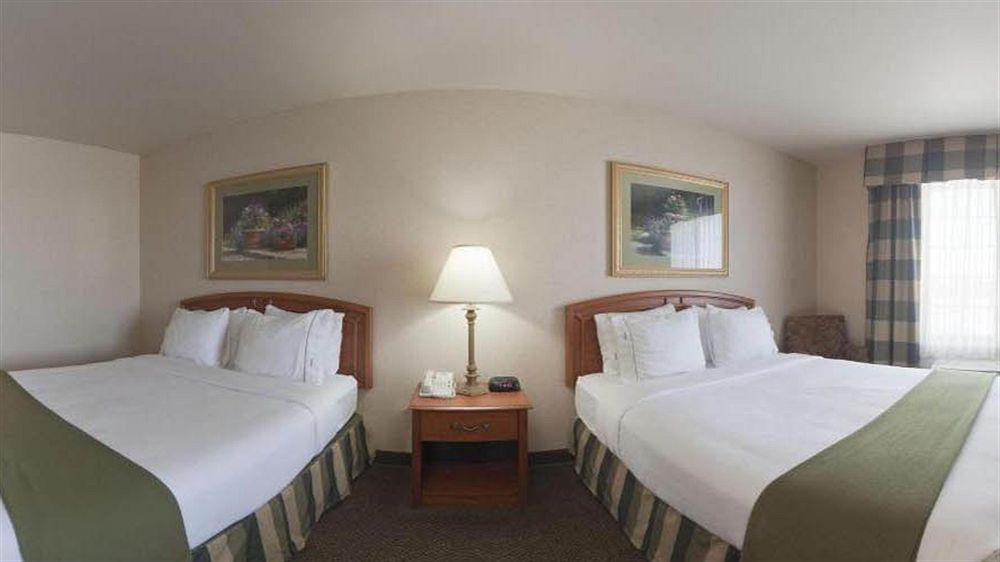 Holiday Inn Express Greensburg By Ihg מראה חיצוני תמונה