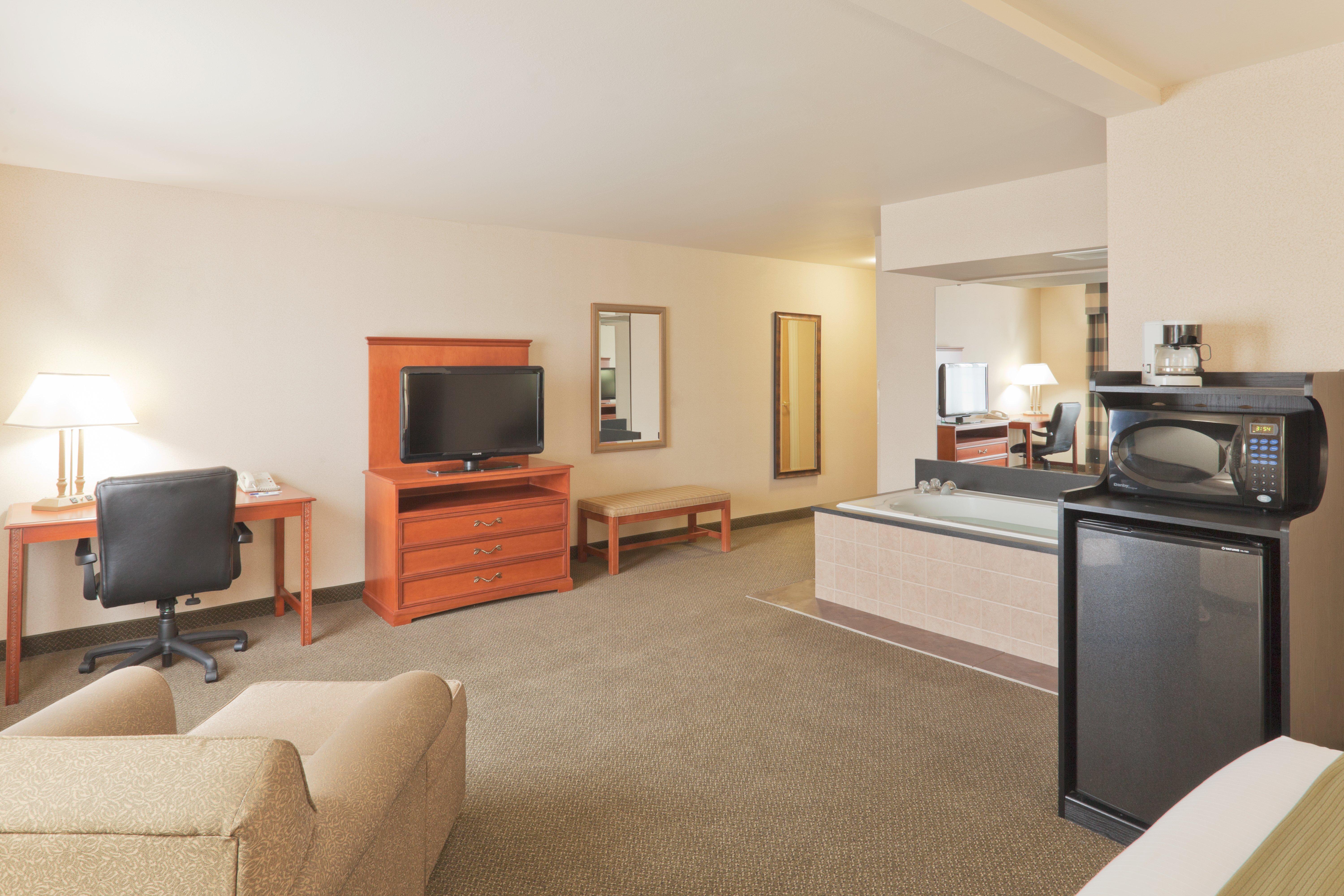 Holiday Inn Express Greensburg By Ihg מראה חיצוני תמונה